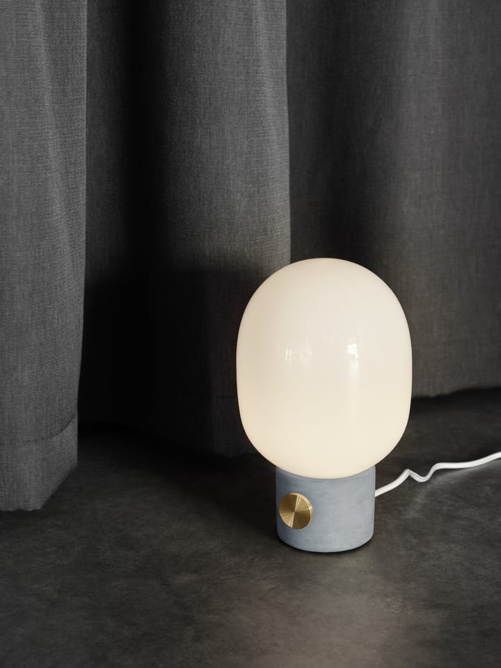 Lampa stołowa JWDA, beton - mosiądz Audo Copenhagen