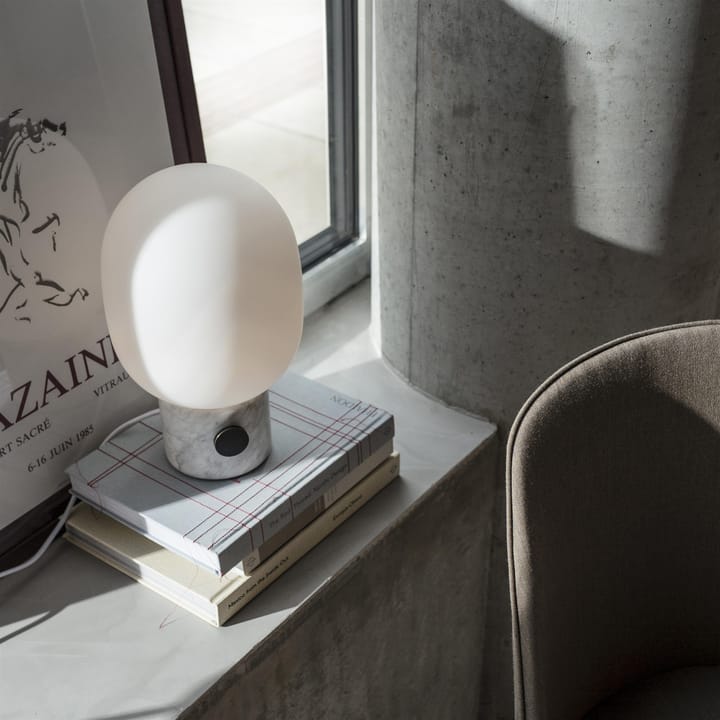 Lampa stołowa JWDA, marmur Audo Copenhagen