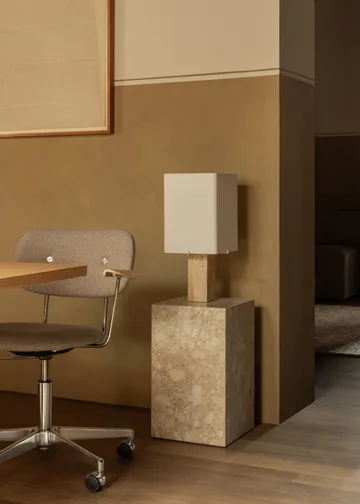 Lampa stołowa Nonna 49 cm - Travertyn-piaskowy - Audo Copenhagen