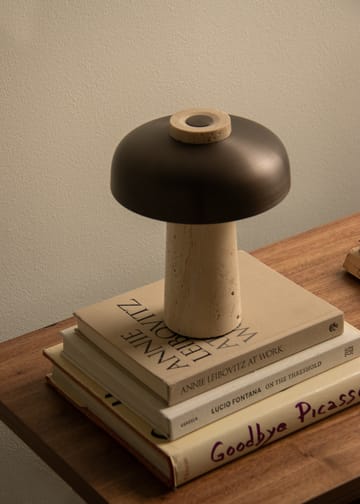 Lampa stołowa przenośna Reverse 24,5 cm - Travertine-bronzed aluminium - Audo Copenhagen