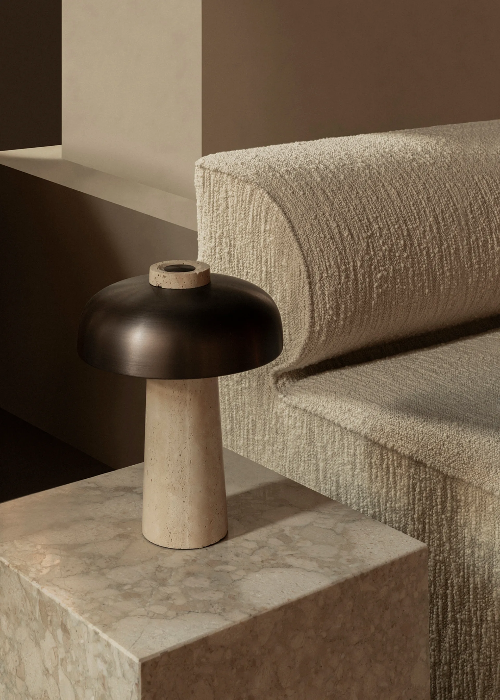 Lampa stołowa Reverse 30 cm, Trawertyn - mosiądz brązowy Audo Copenhagen