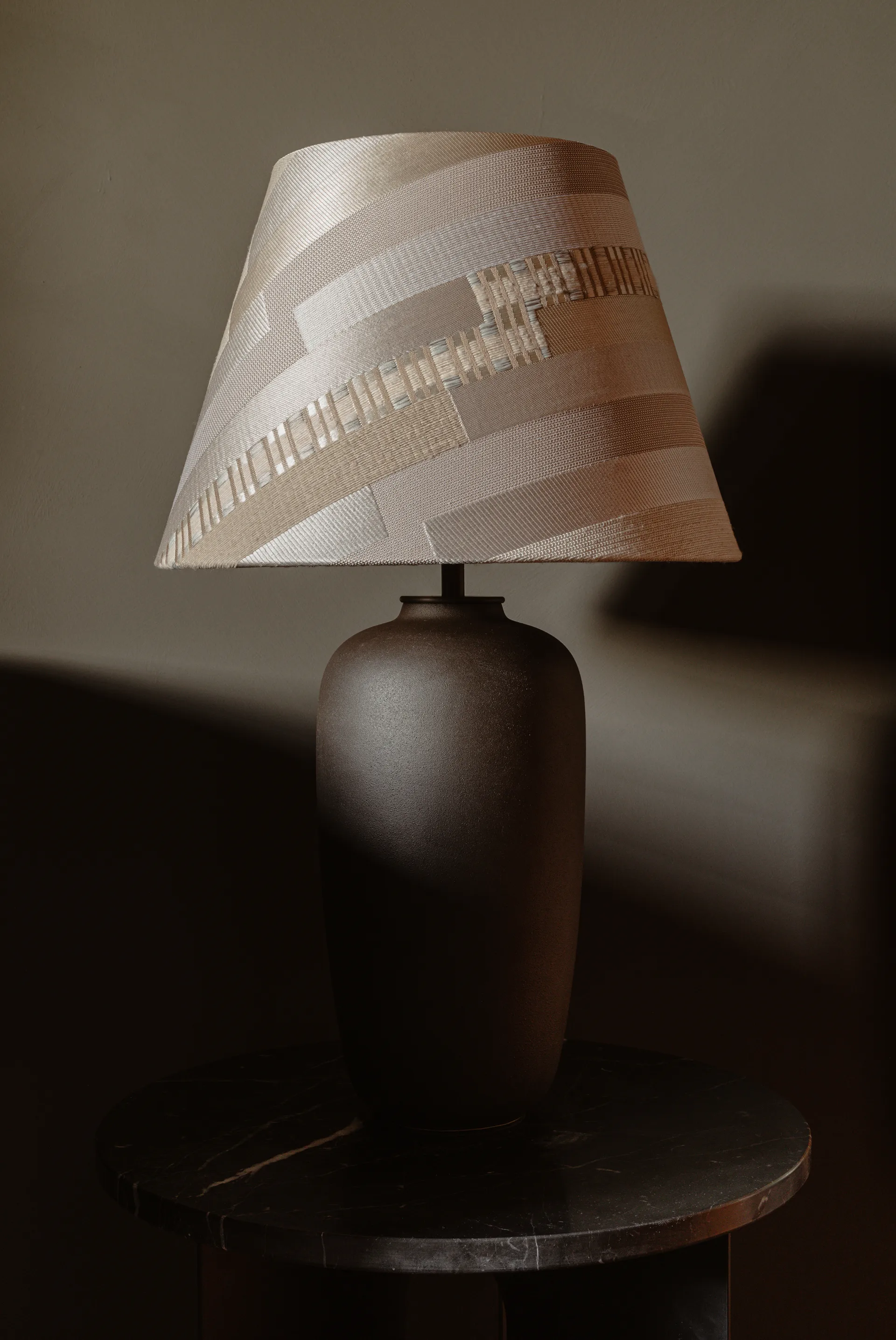 Lampa stołowa Torso 57 cm Limited Edition, Babelia-Plage de Coquillages Audo Copenhagen