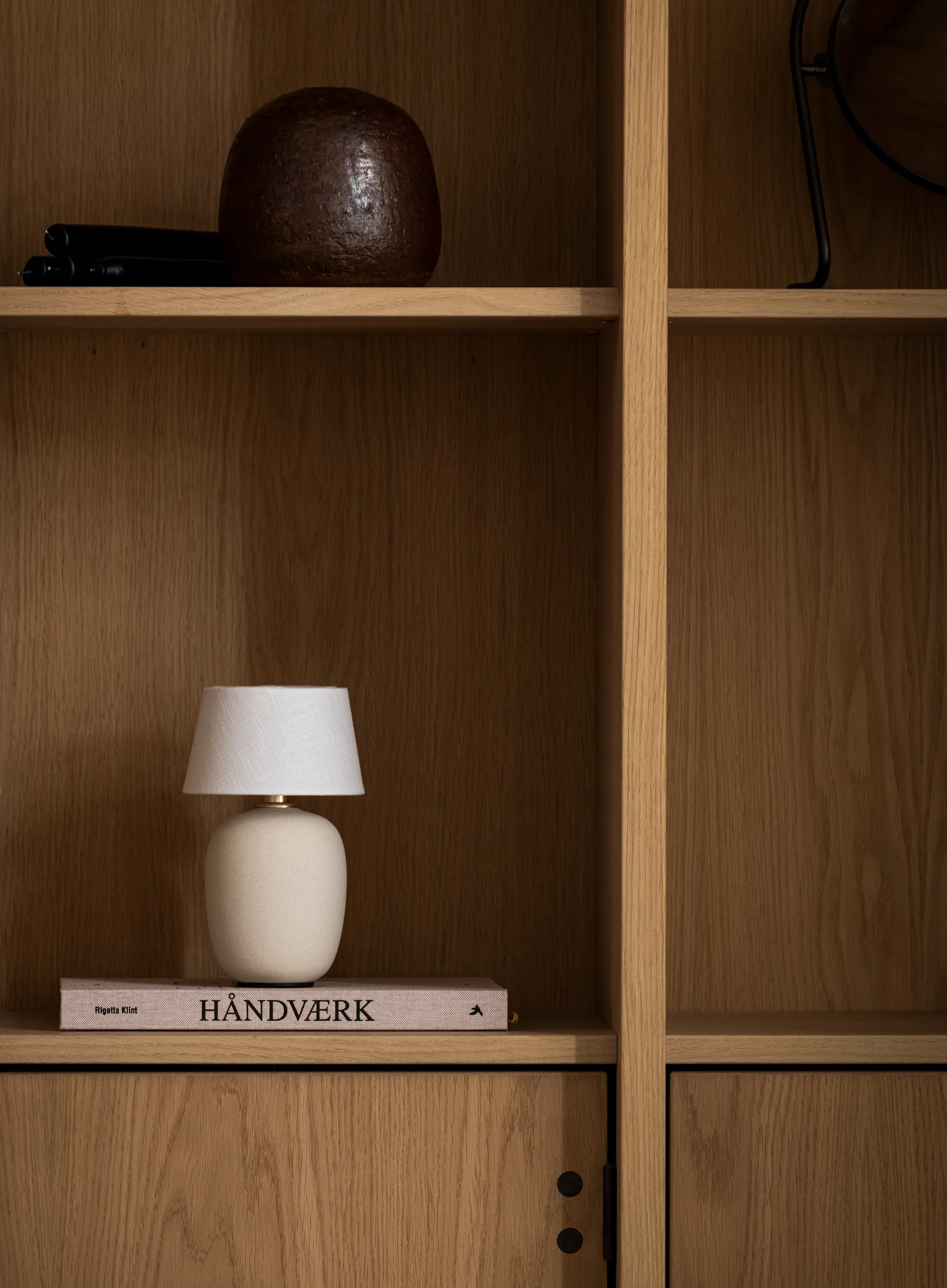 Lampa stołowa Torso portable, Piaskowy Audo Copenhagen