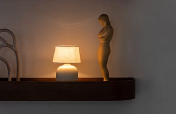 Lampa stołowa Torso portable - Piaskowy - Audo Copenhagen