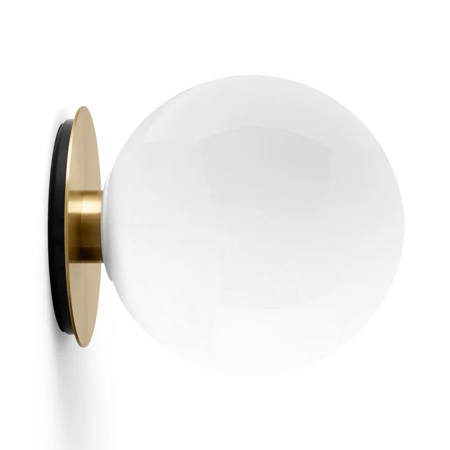 Lampa stołowa/ścienna TR mosiądz, Szkło opalowe błyszczące Audo Copenhagen