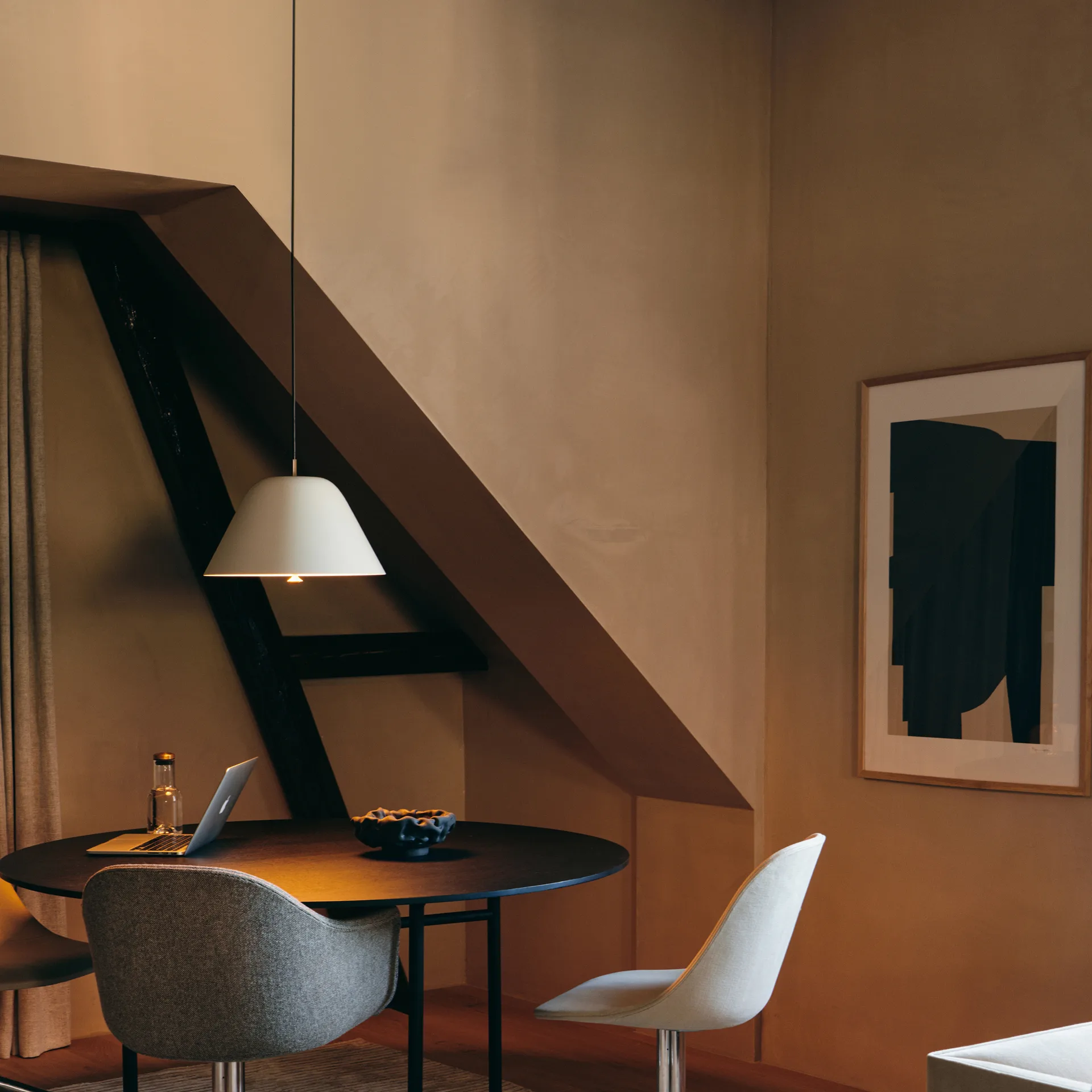 Lampa wisząca Levitate Ø28 cm, Szaro-mosiężny Audo Copenhagen