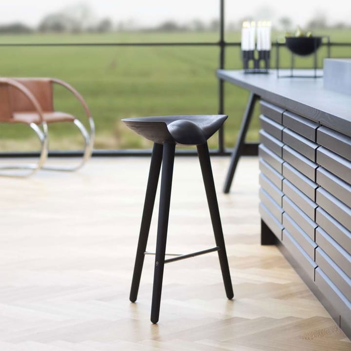 ML 42 krzesło barowe, black stained beech, brass Audo Copenhagen