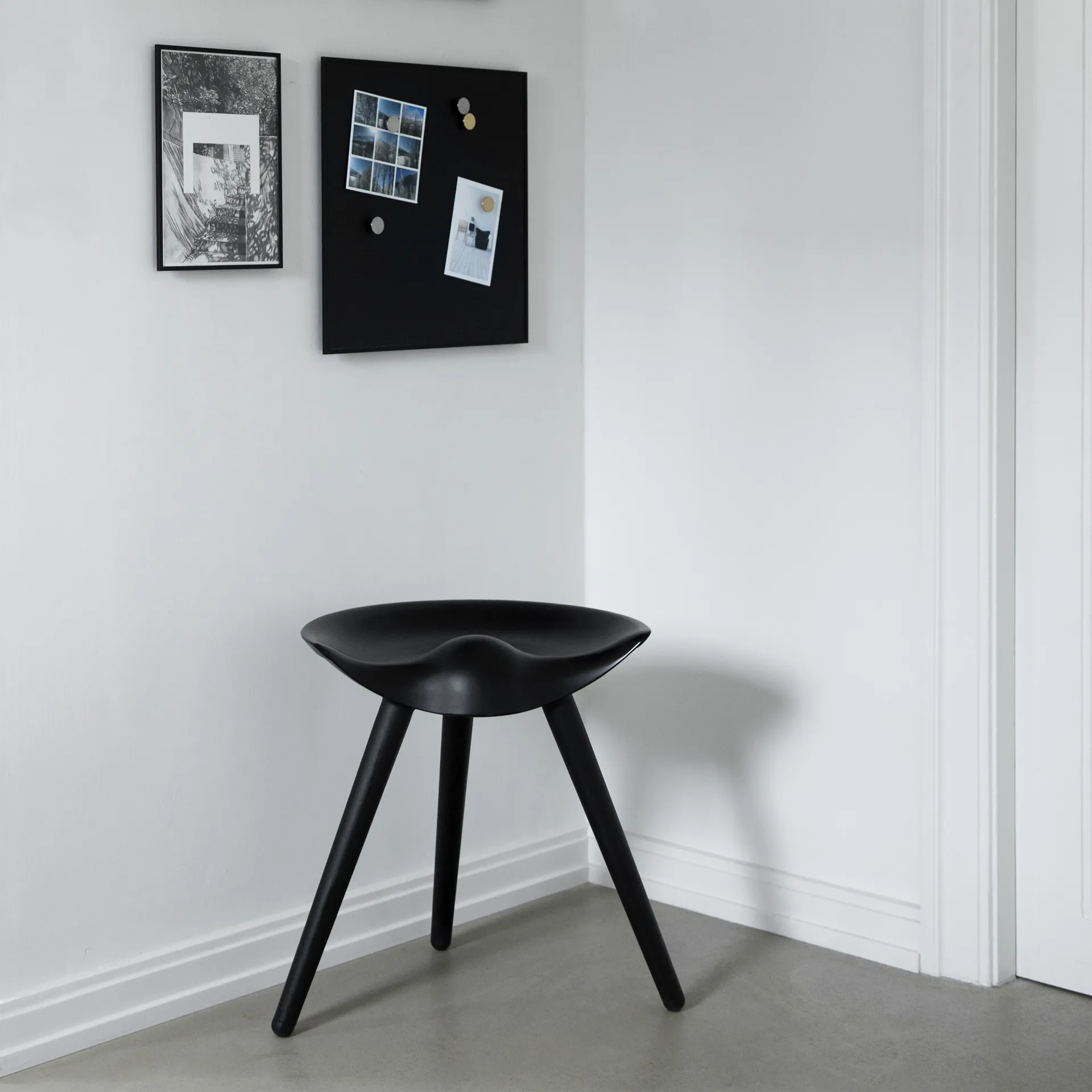 ML42 stołek 48 cm, Barwione na czarno Audo Copenhagen