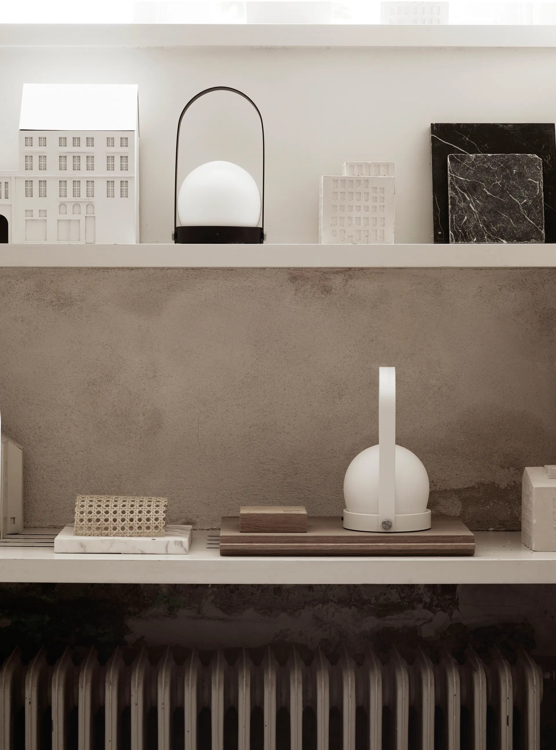 Przenośna lampa stołowa Carrie, Biały Audo Copenhagen