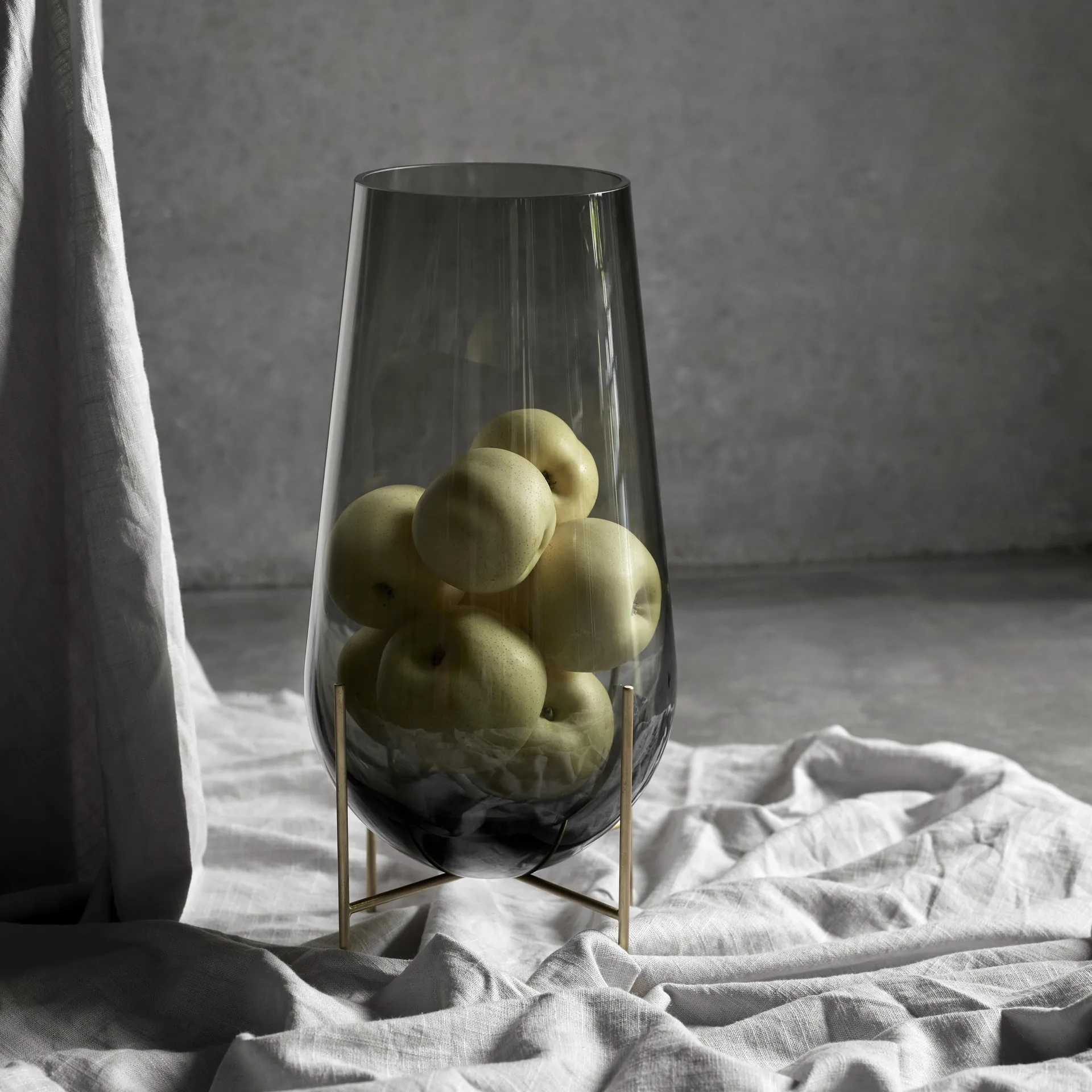 Średni wazon Échasse , szkło w kolorze dymu Audo Copenhagen