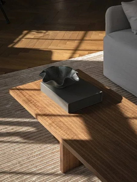 Stolik Androgyne, walnut Audo Copenhagen