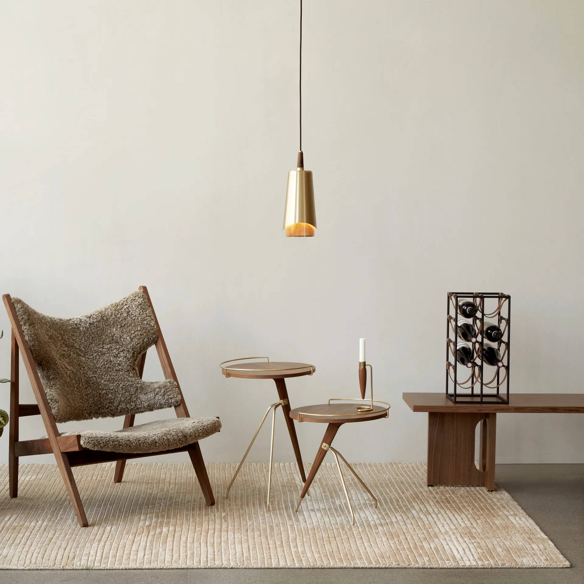 Stolik boczny Umanoff orzech polerowany - mosiądz, 45 cm Audo Copenhagen