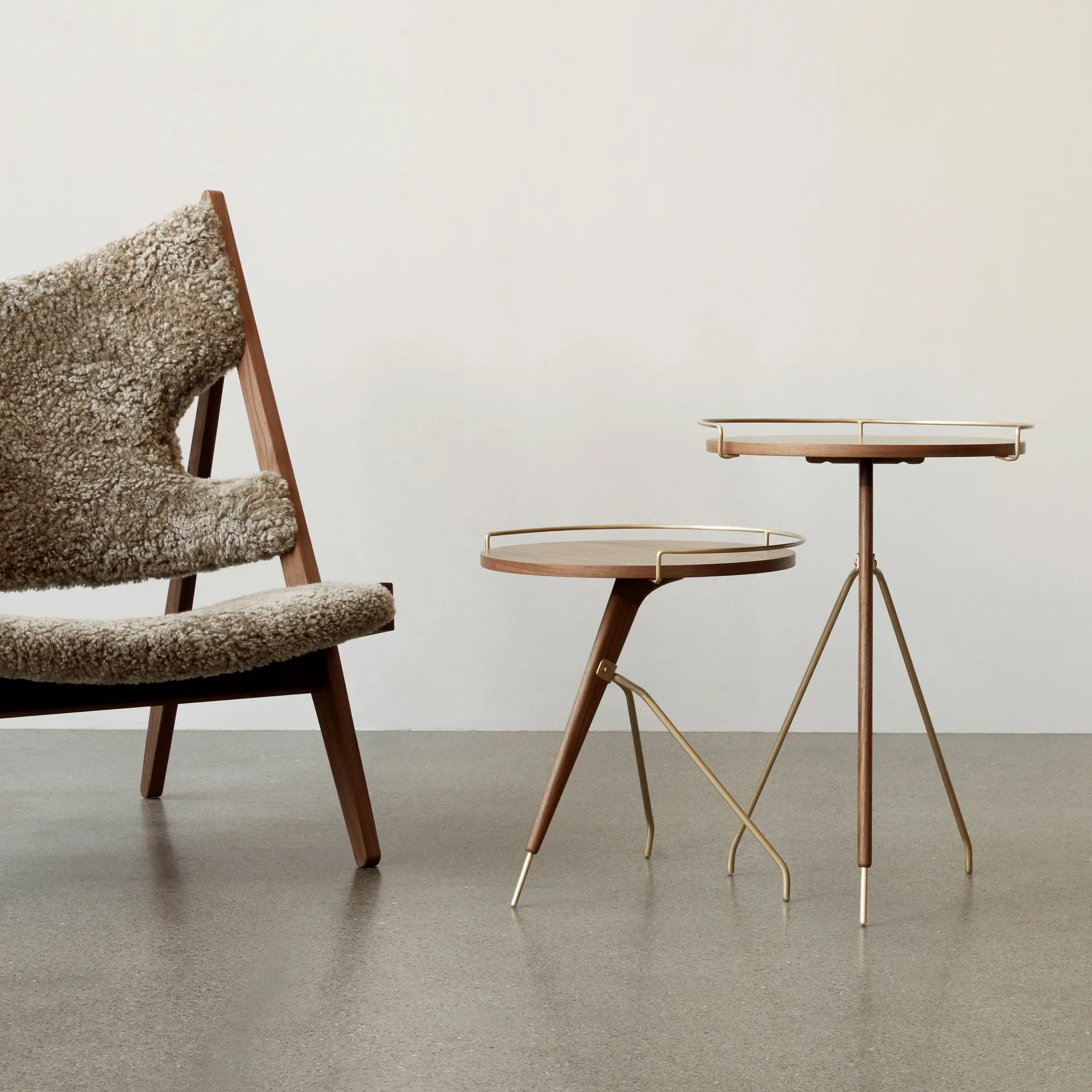 Stolik boczny Umanoff orzech polerowany - mosiądz, 45 cm Audo Copenhagen