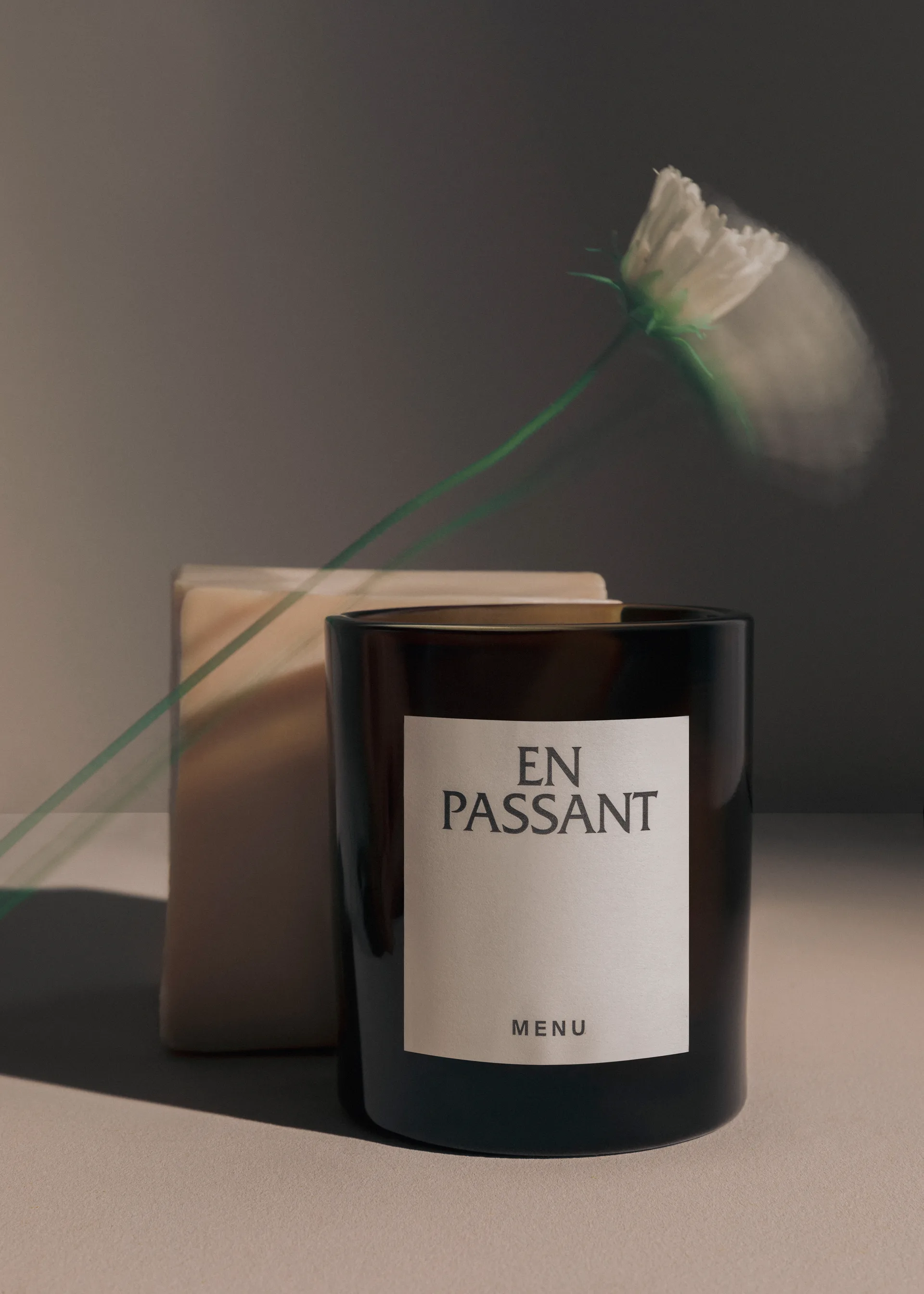 Świeca zapachowa Olfacte En Passant, 235 g Audo Copenhagen