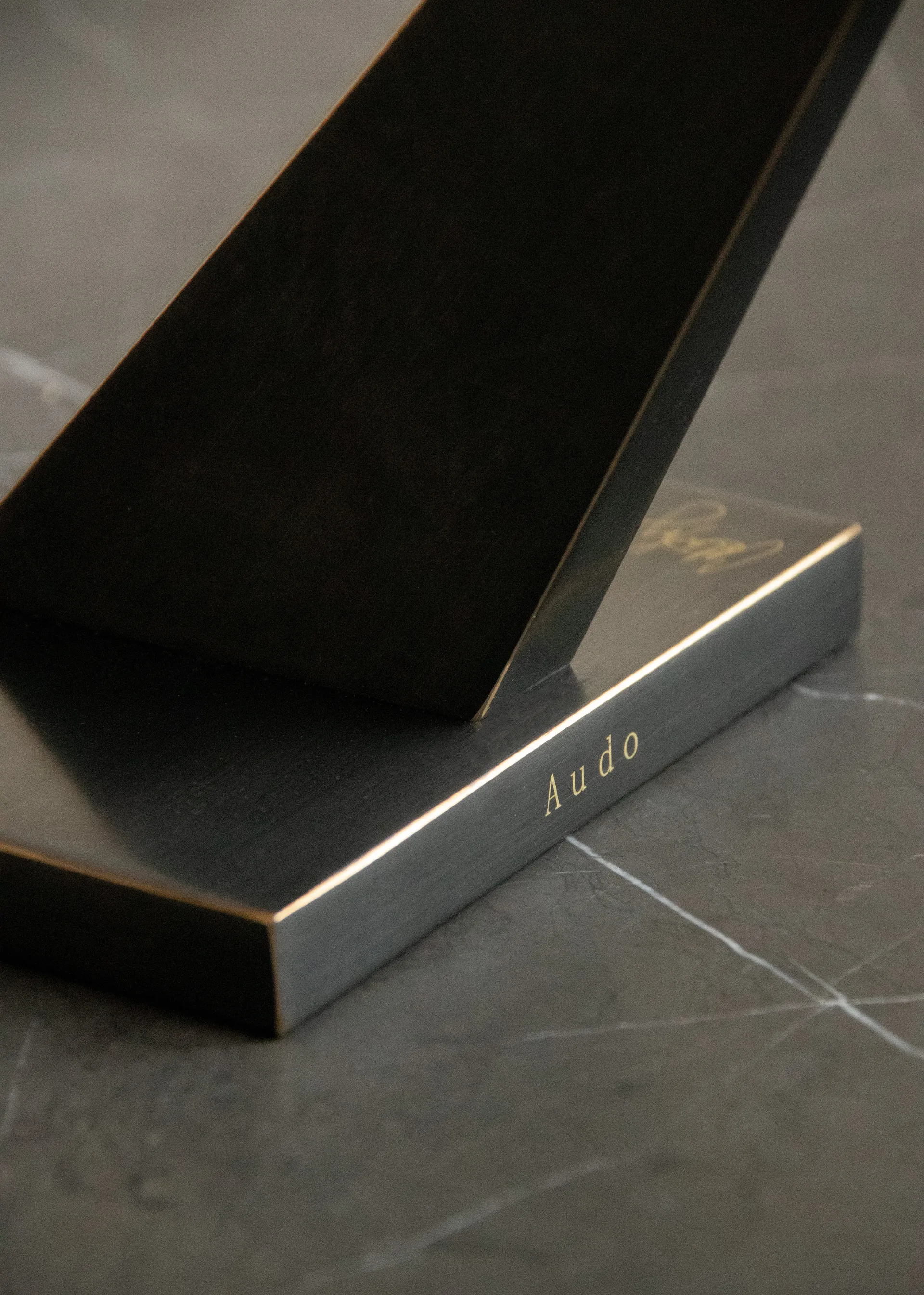 Świecznik Interconnect 70 cm, Bronzed brass Audo Copenhagen