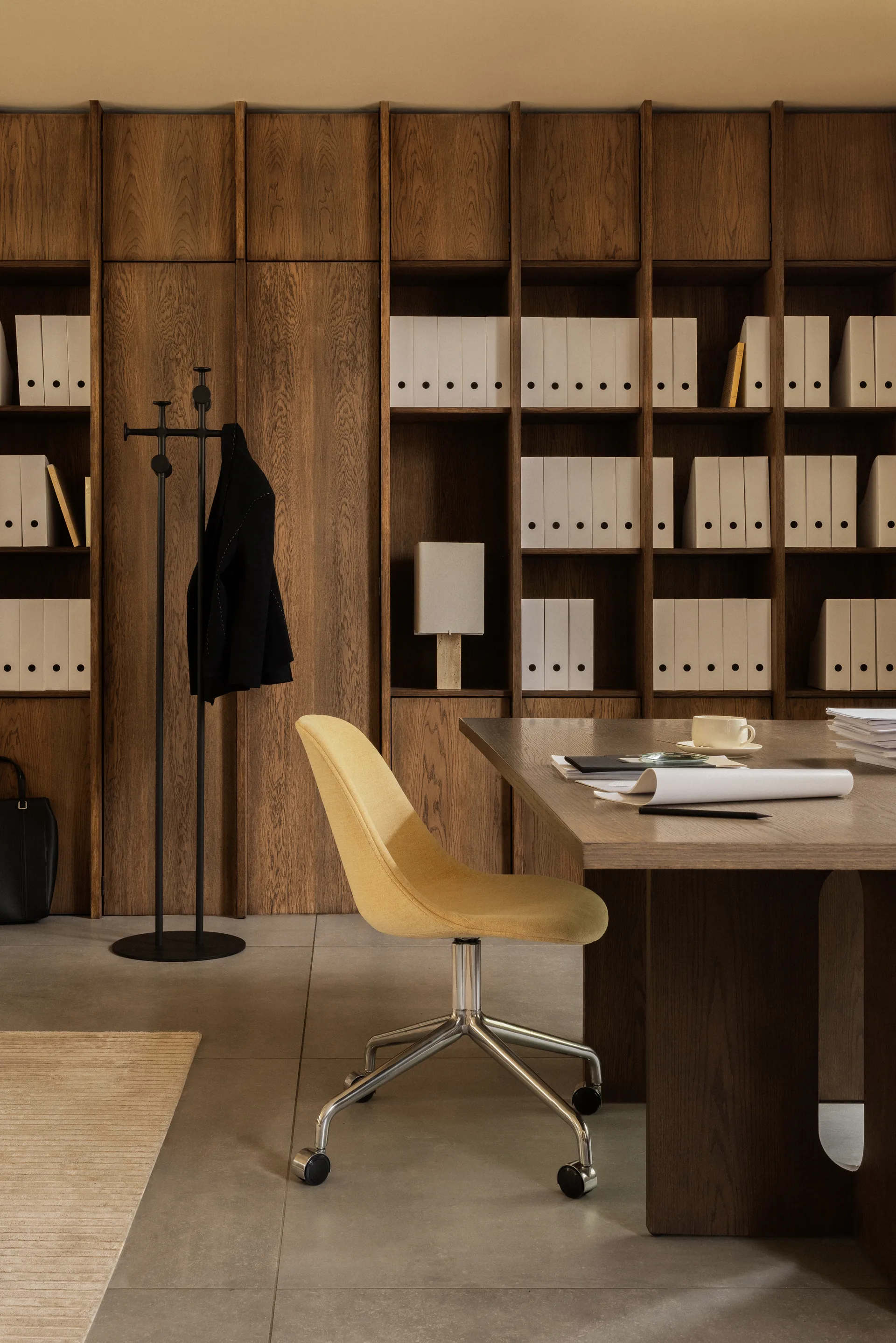 Wieszak stojący Afteroom, Black Audo Copenhagen