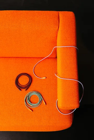 Kabel AVOLT x Bauhaus-Archiv 1 USB C do USB C
 - Mulberry Red - Avolt