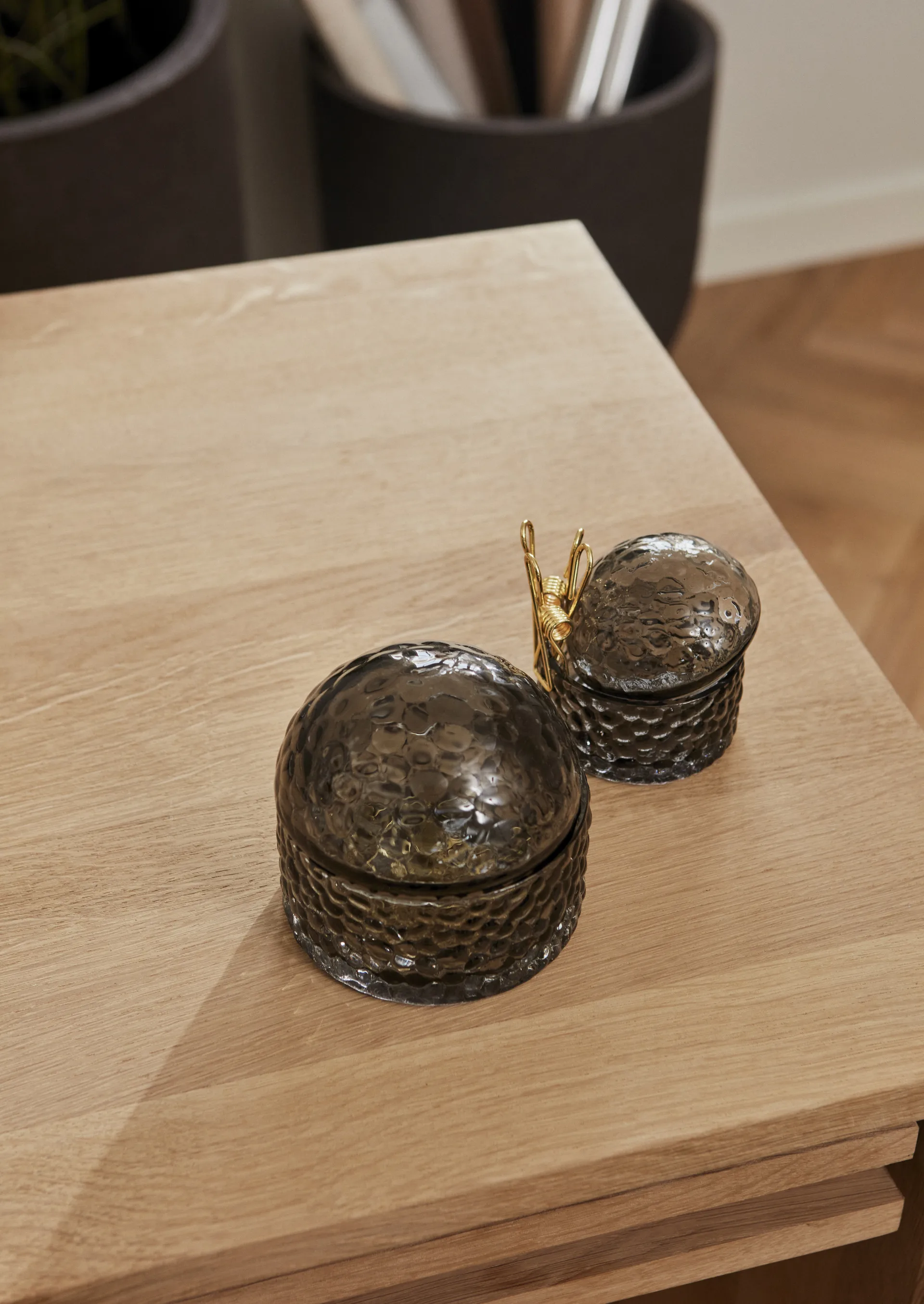 Arura pudełko z pokrywką 8 cm, Czarny AYTM