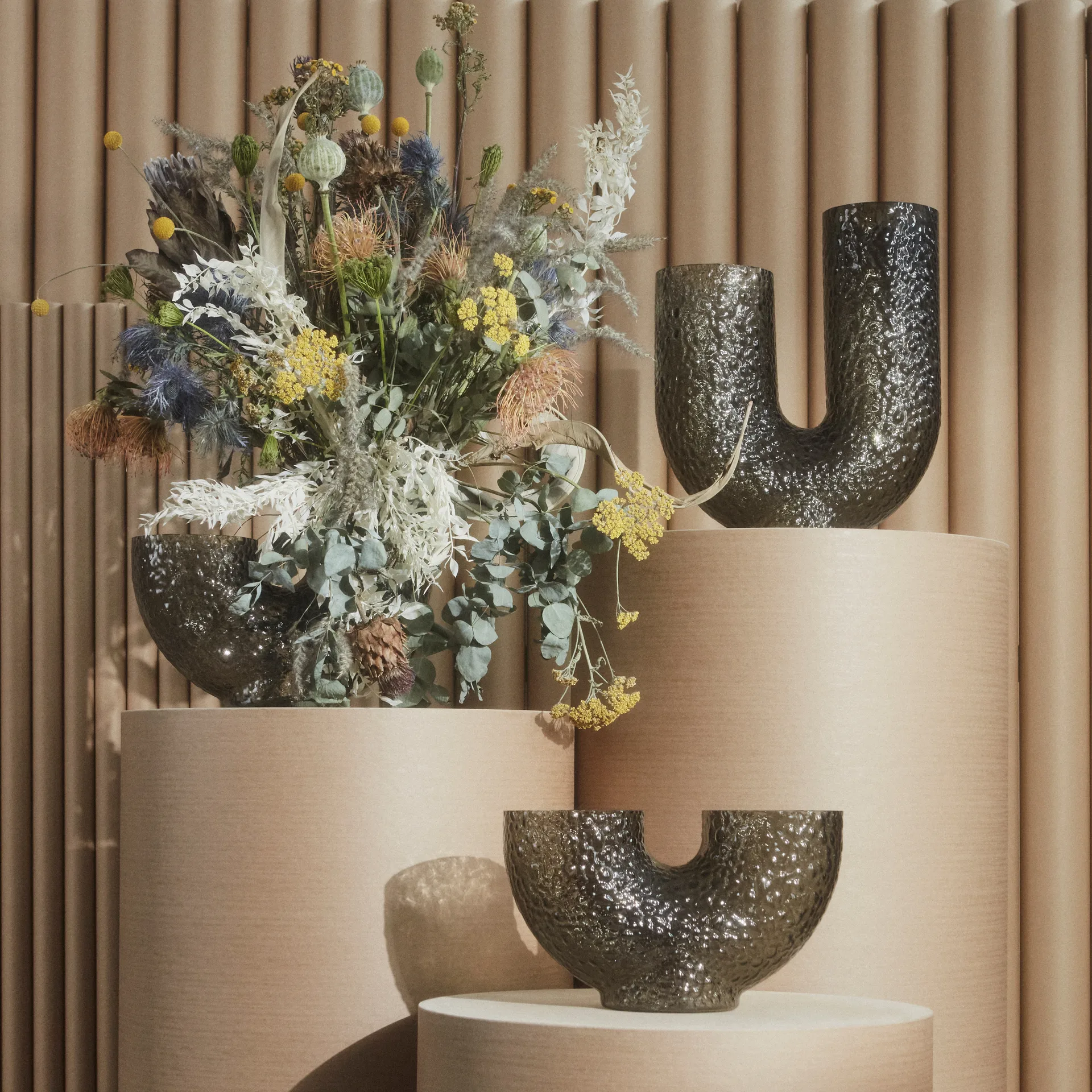 Arura wazon niski, Czarny AYTM