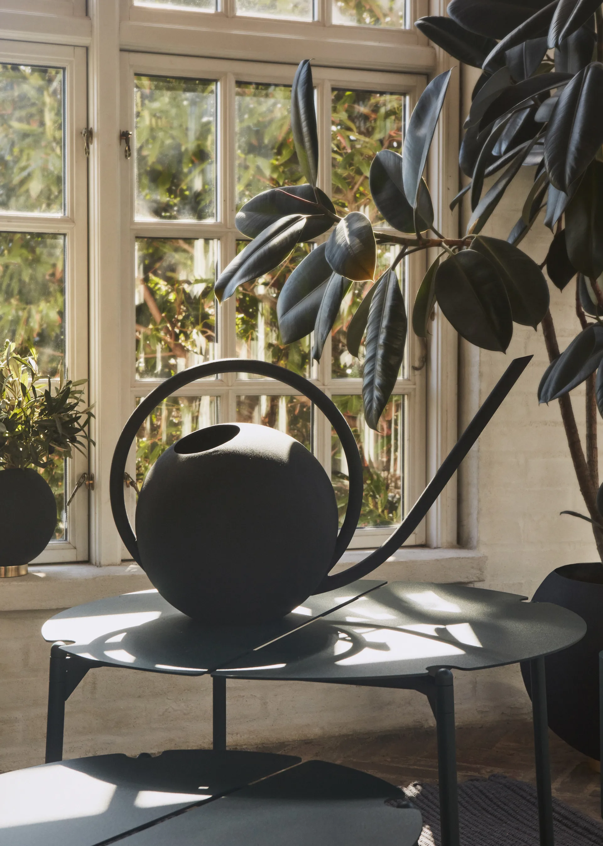 Dzbanek na wodę Globe 34 cm, Czarny AYTM