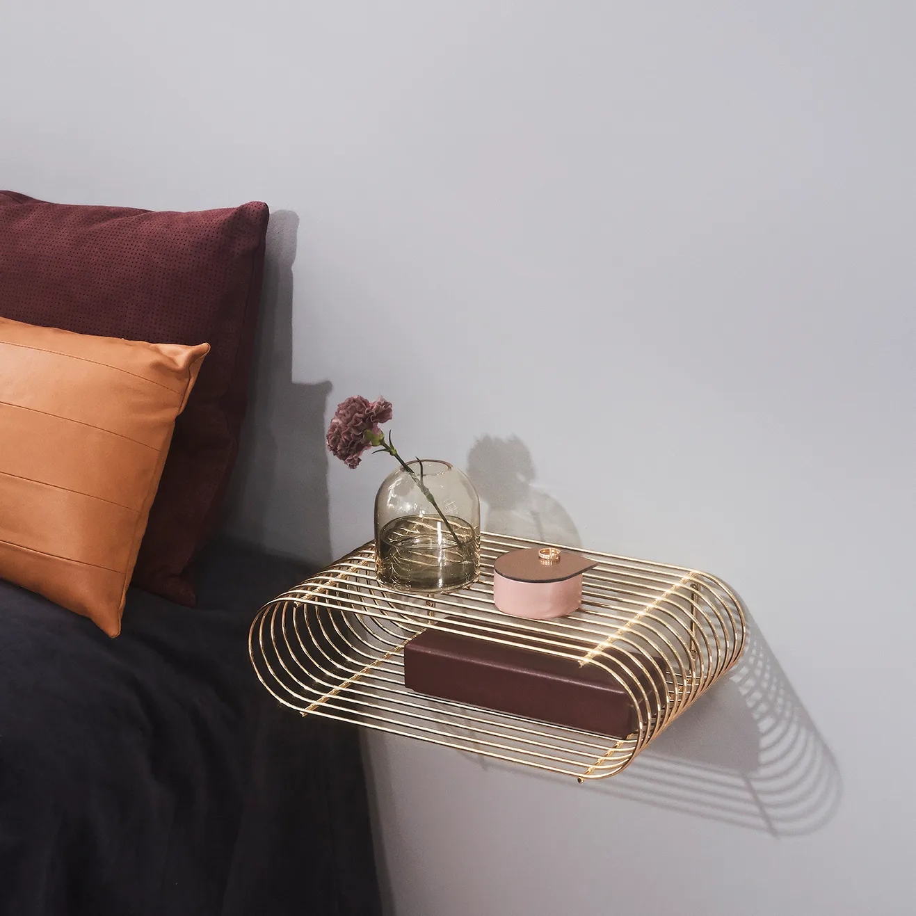 Półka Curvy, mosiądz AYTM