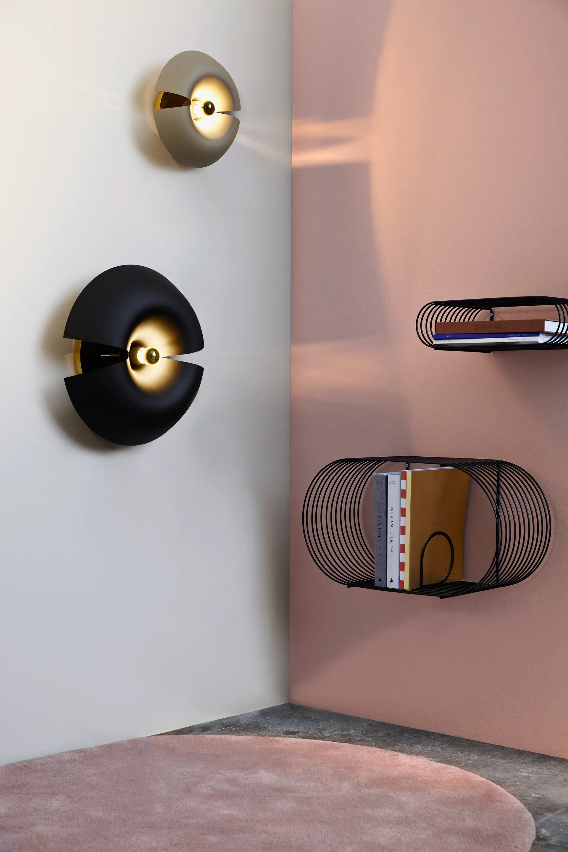 Półka ścienna Curva, Czarny AYTM