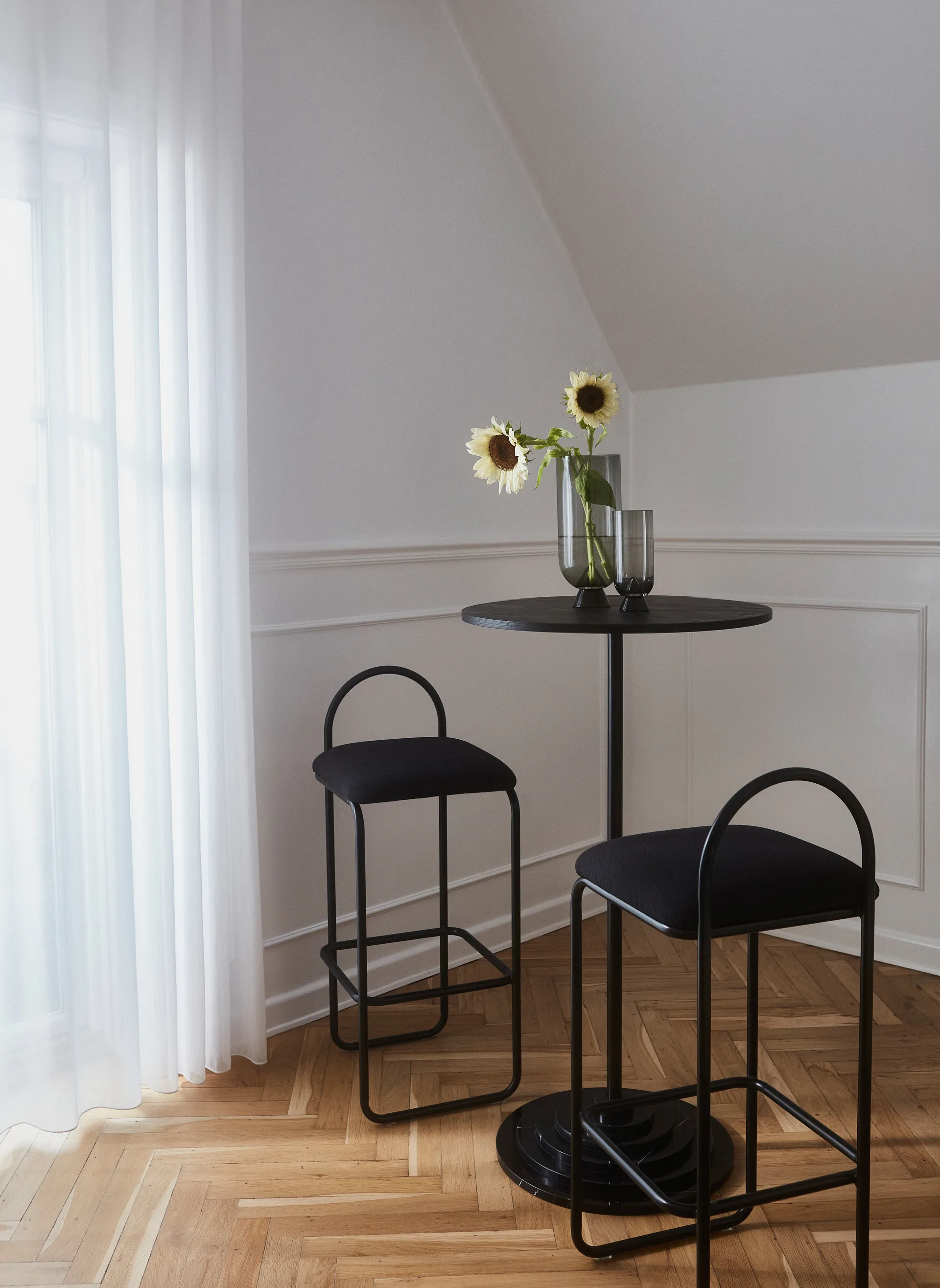 Stołek barowy Angiu, bouclé, Antracyt AYTM