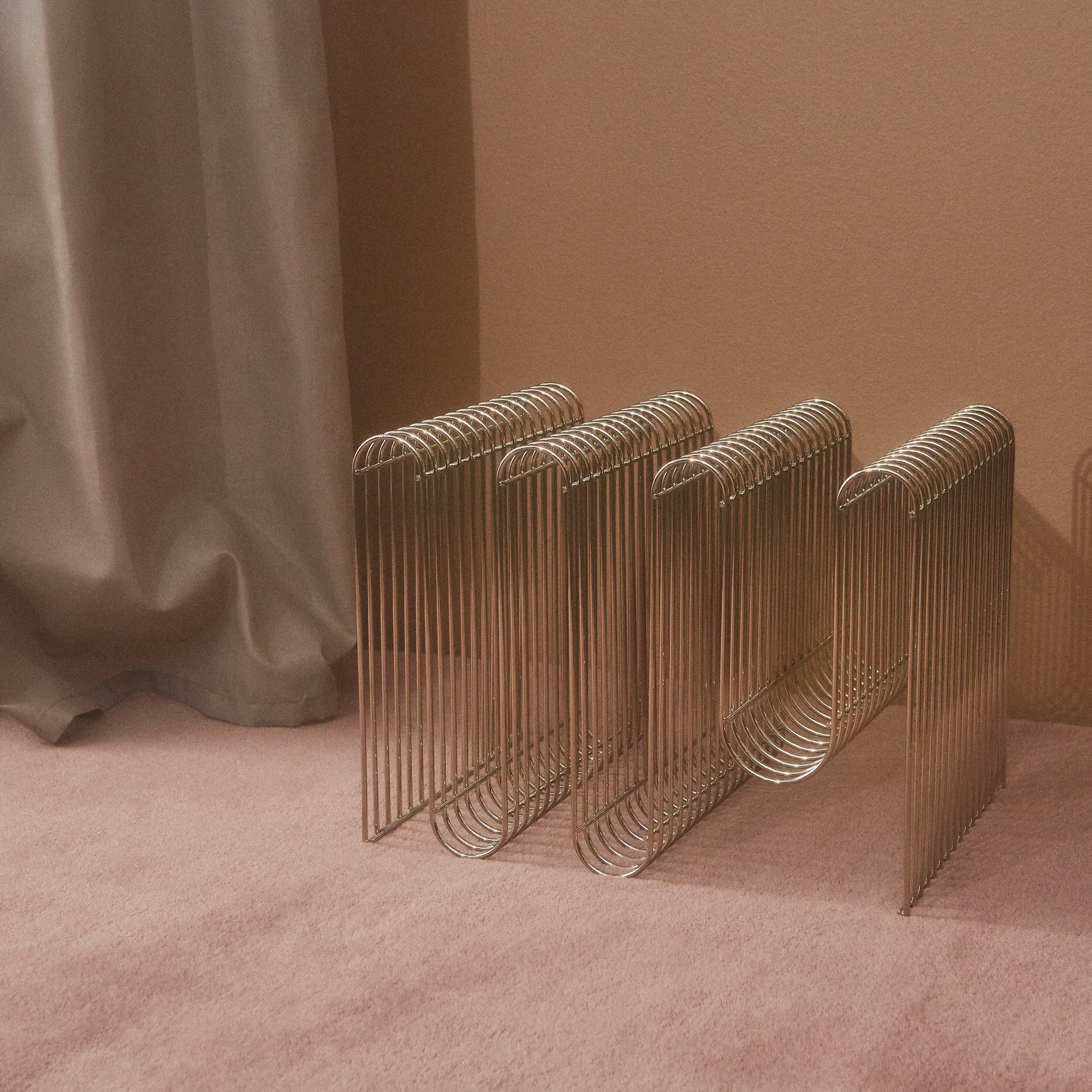 Stojak na czasopisma Curva, Srebrny AYTM