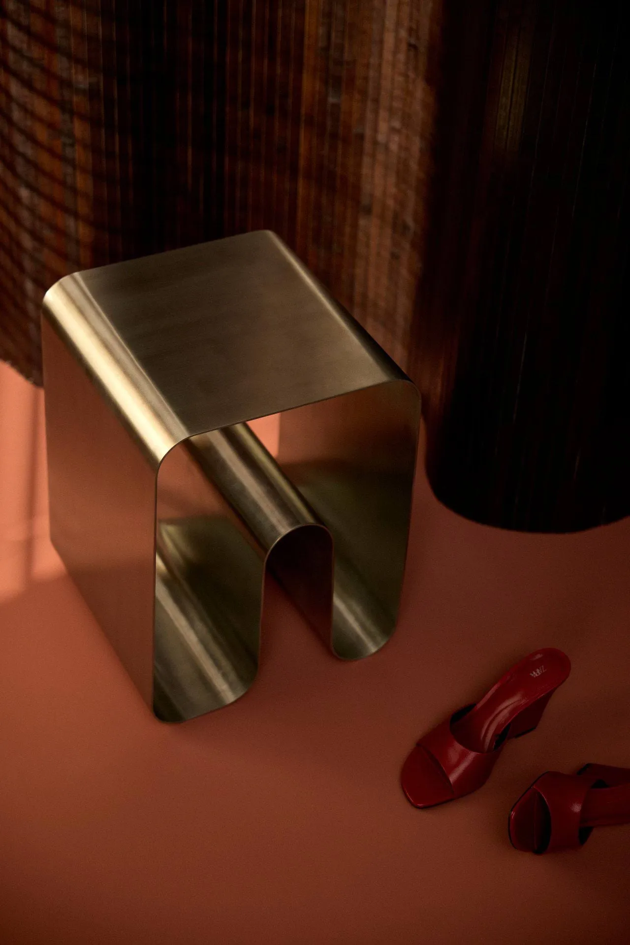 Taboret Curva solid, Silver, 32x32x43,2 cm AYTM