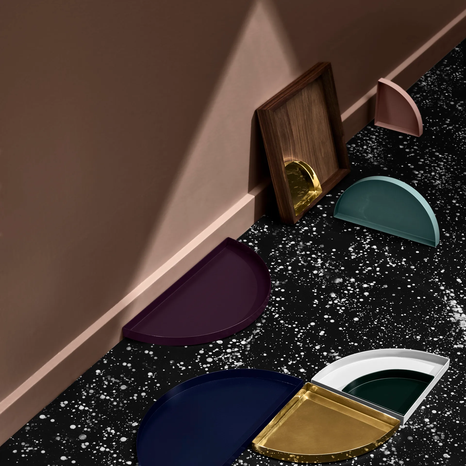 Unity taca kwadratowa orzech, mała AYTM