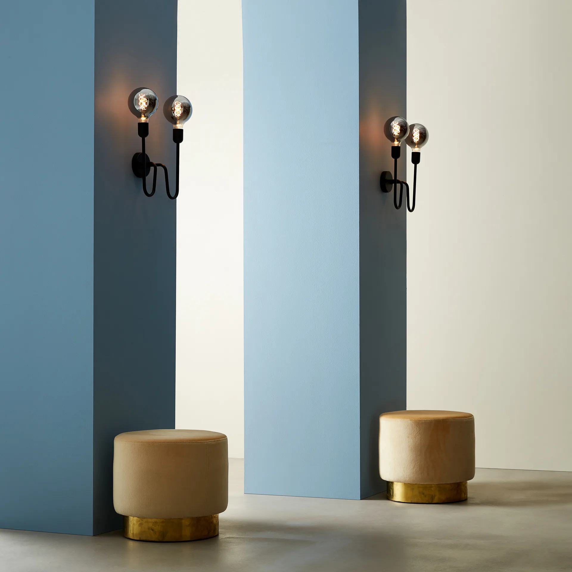 Lampa ścienna Regal Duo wtyczką, Czarny Belid