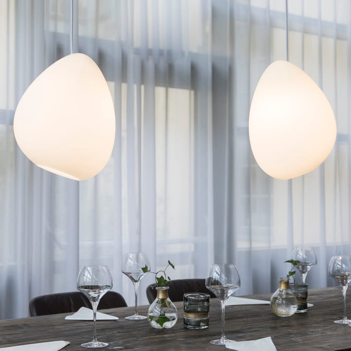 Lampa sufitowa Ocean szkło opalowe, biały sznurek z tkaniny Belid