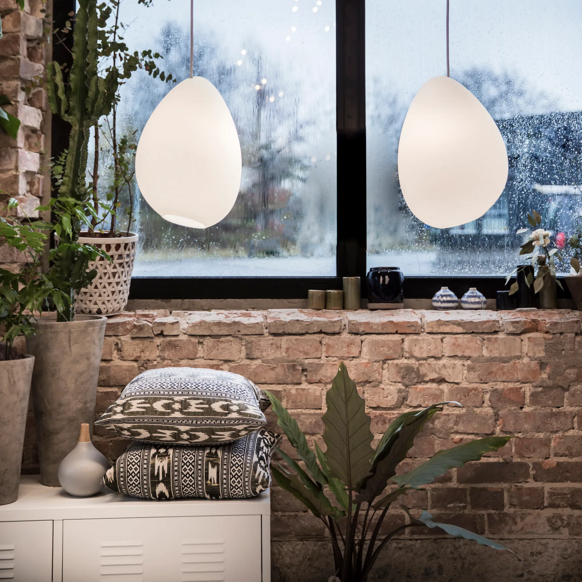 Lampa sufitowa Ocean szkło opalowe, biały sznurek z tkaniny Belid