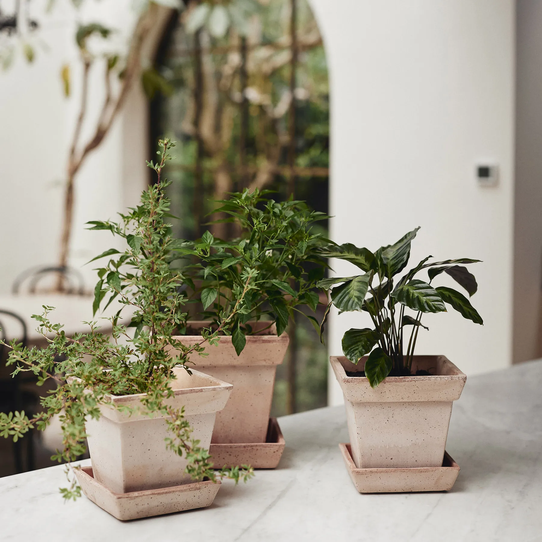 Doniczka Gaia raw, Różowy, Ø25 cm Bergs Potter