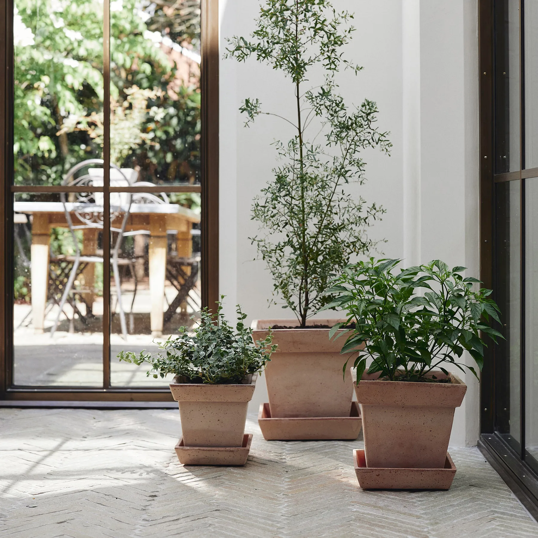 Doniczka Gaia raw, Różowy, Ø25 cm Bergs Potter