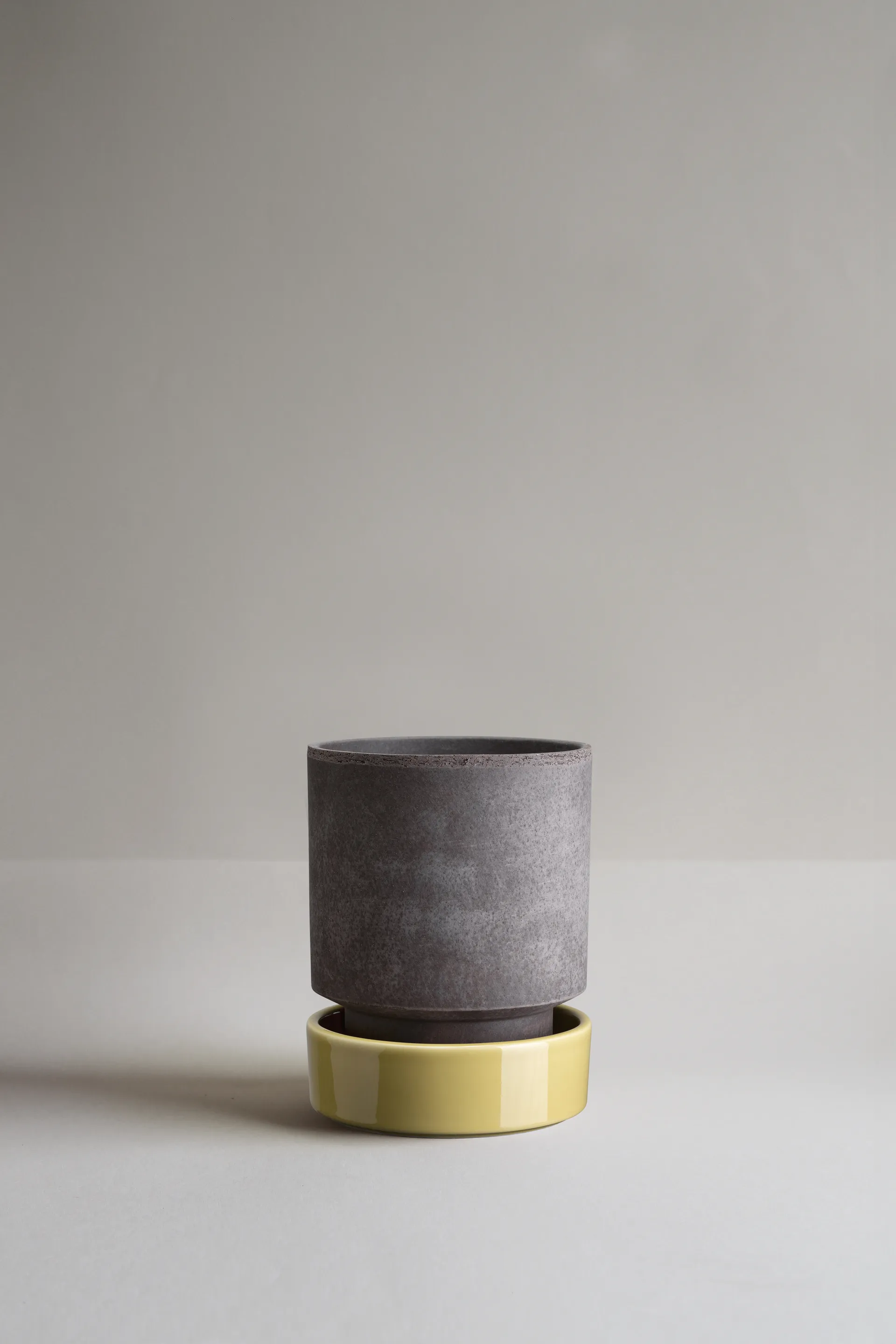 Doniczka Hoff, Ø14 cm, Raw Grey-Pale Yellow Bergs Potter