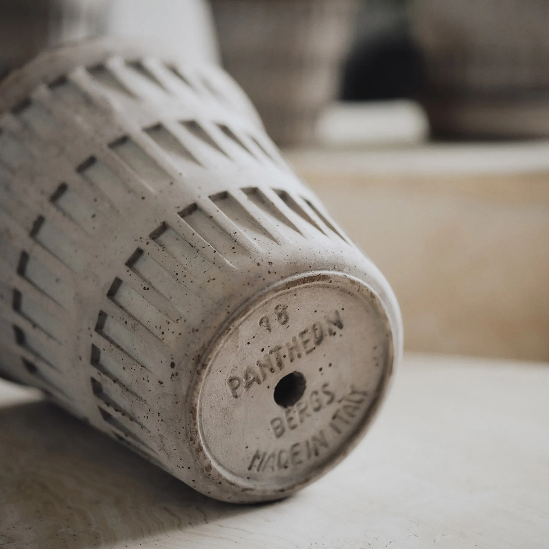 Doniczka Pantheon raw, Grey, Ø18 cm Bergs Potter