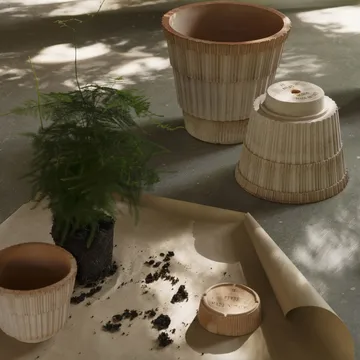 Doniczka ze spodkiem Atlas raw - Różowy, Ø18 cm - Bergs Potter