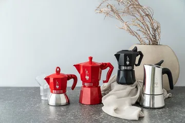 Bialetti ekskluzywny zaparzacz moka - Czerwony, 3 filiżanki - Bialetti