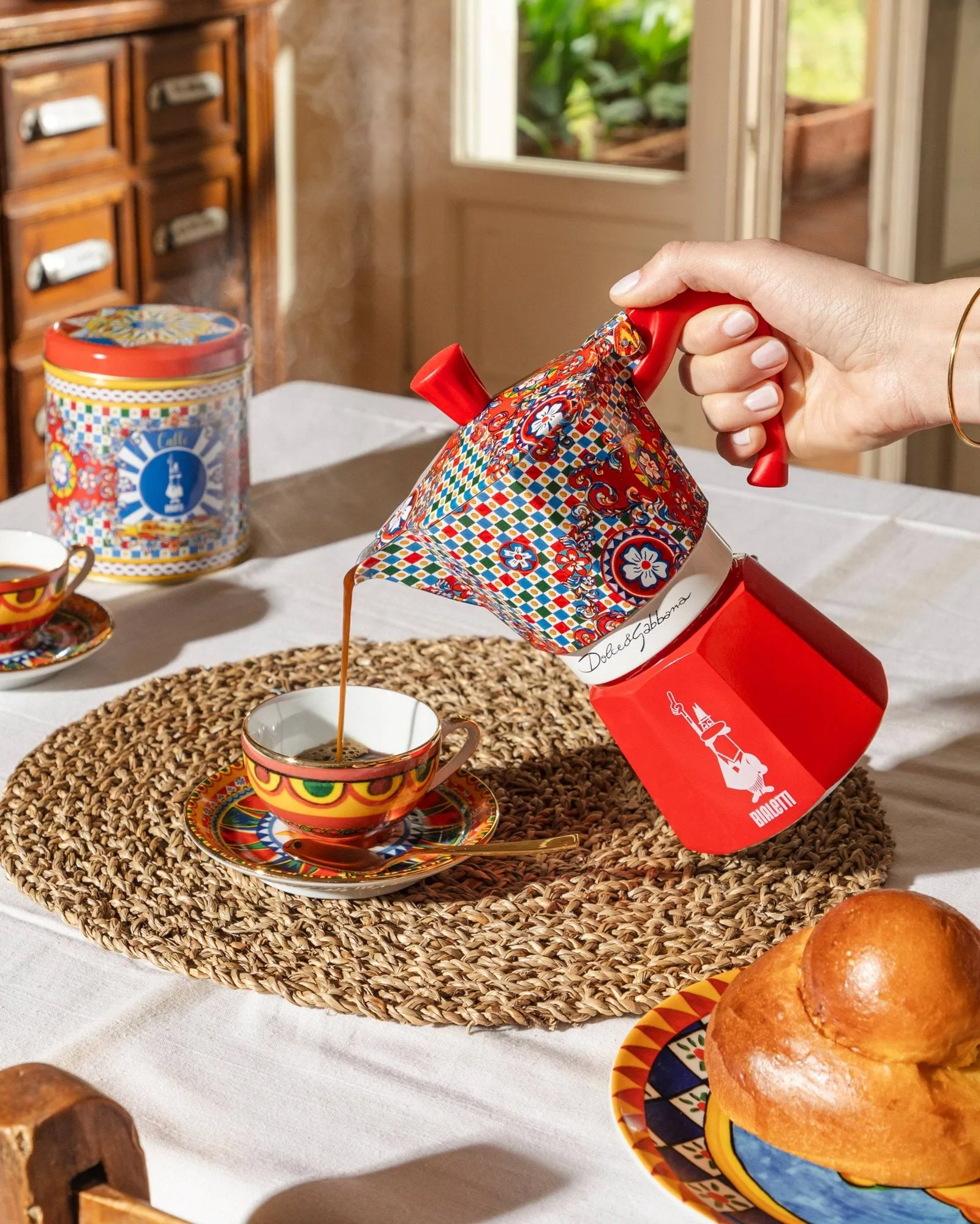 Kawiarka Bialetti x Dolce & Gabbana, Sycylijski wózek, 6 filiżanek Bialetti
