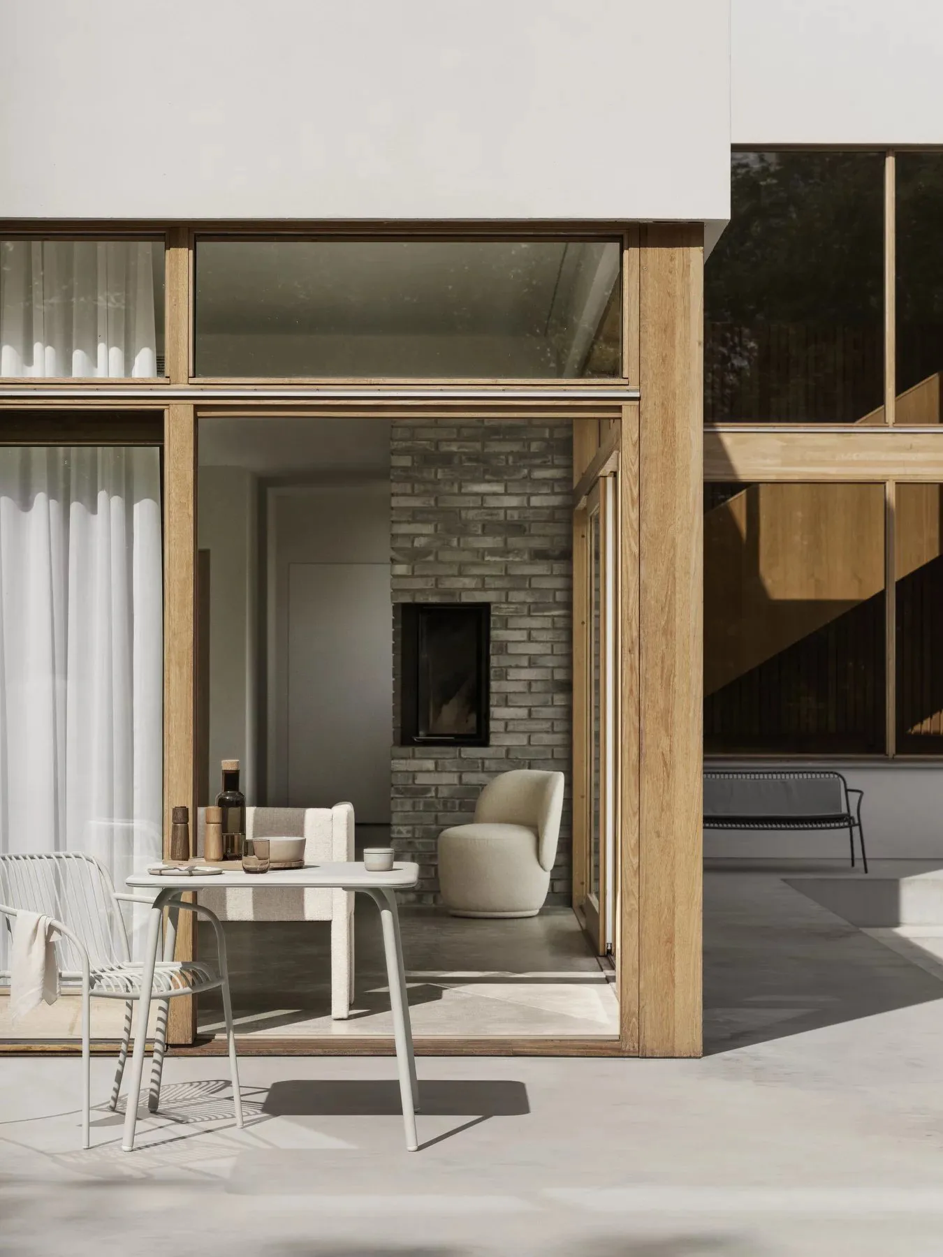 Fotel YUA WIRE Armchair, Silk Grey blomus