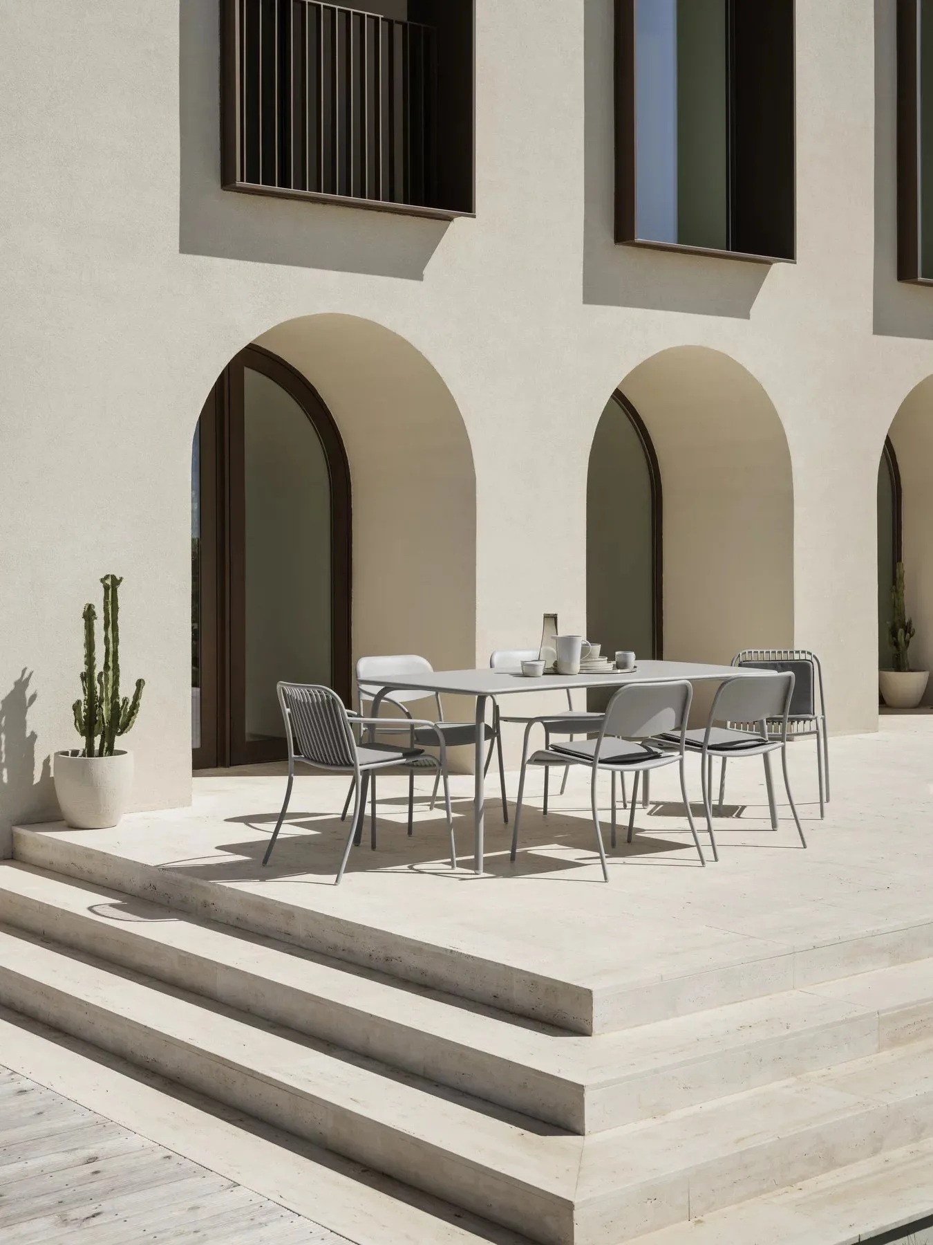 Fotel YUA WIRE Armchair, Silk Grey blomus