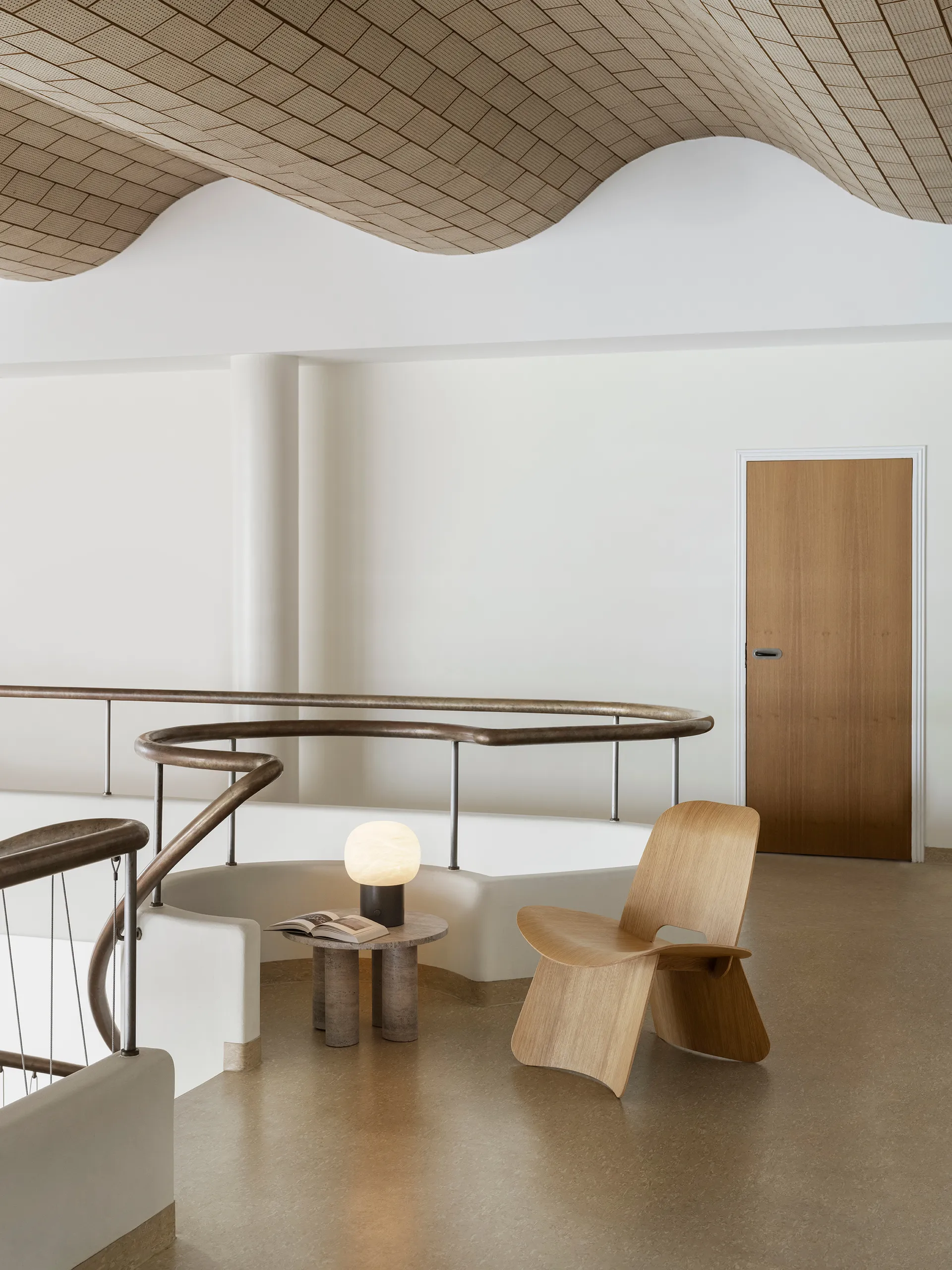 Krzesło Nagomi, Olejowana sklejka blomus