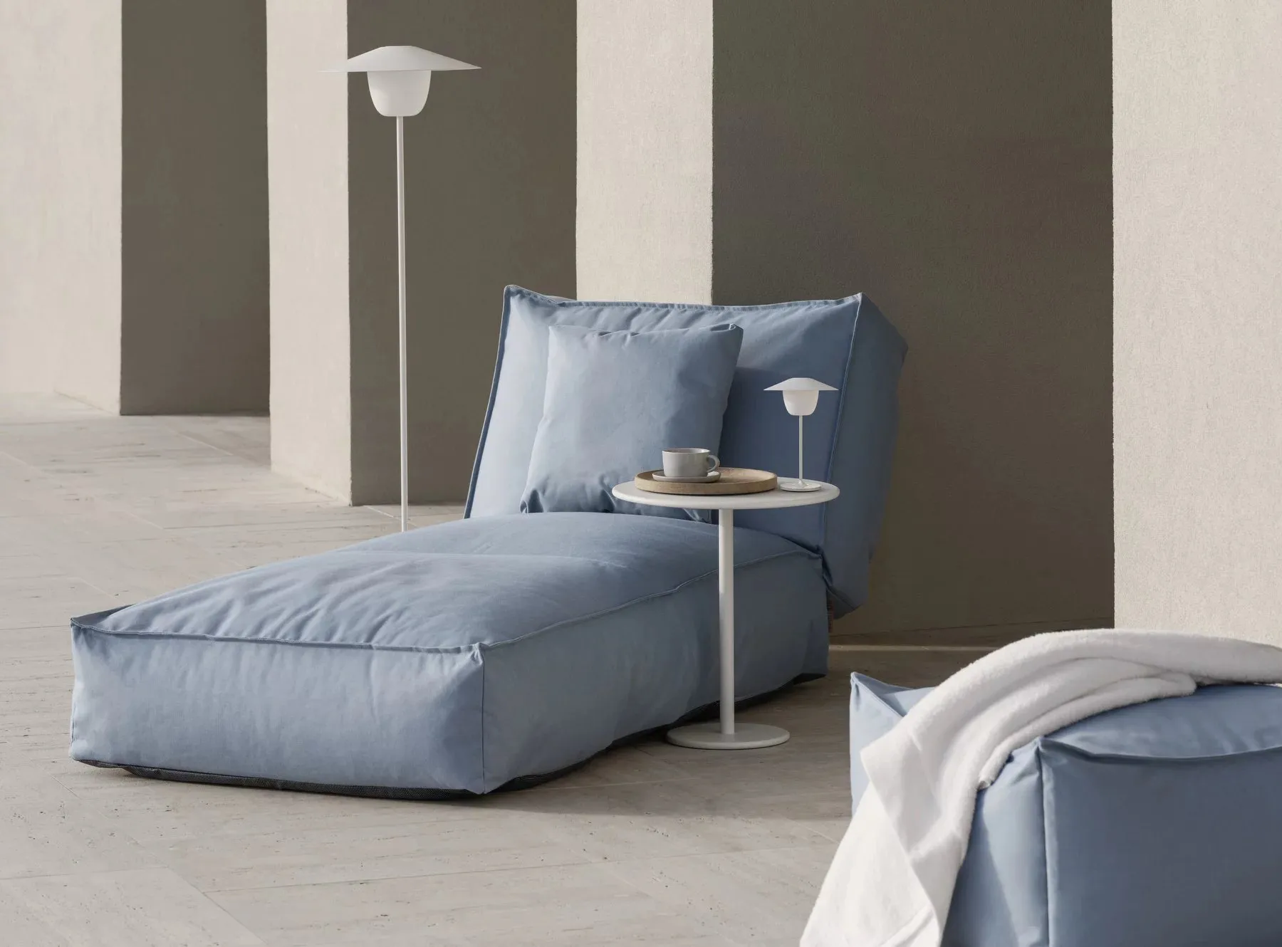 Lampa LED Ani Mini 21,5 cm, Biała blomus