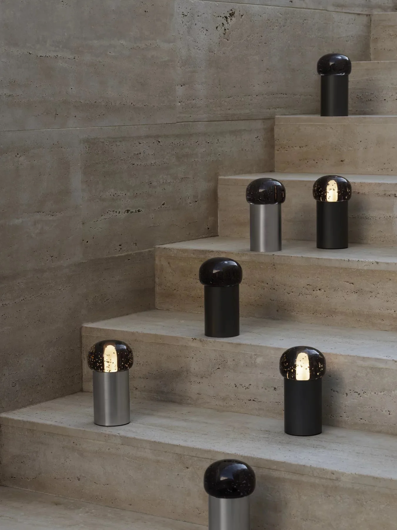 Lampa LED Iris 18 cm, Gun Metal blomus