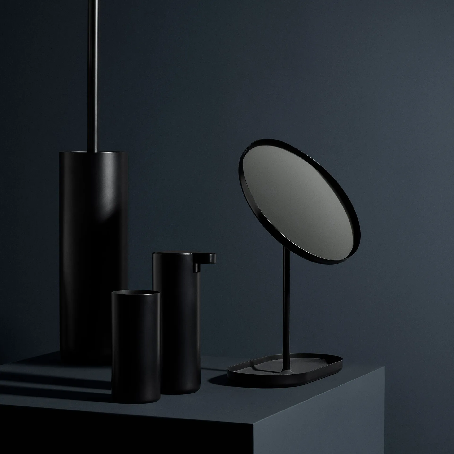 Lusterko do makijażu Modo, Czarny blomus