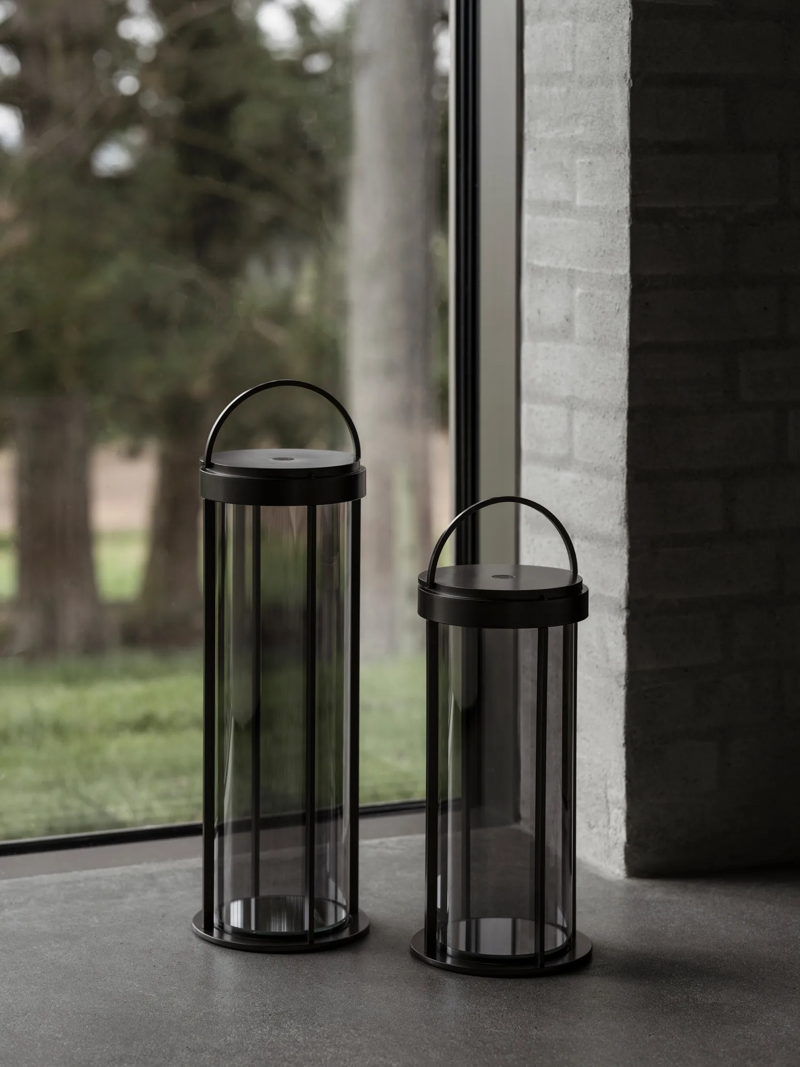 Mobilna lampa LED Mituro S, Gunmetal blomus