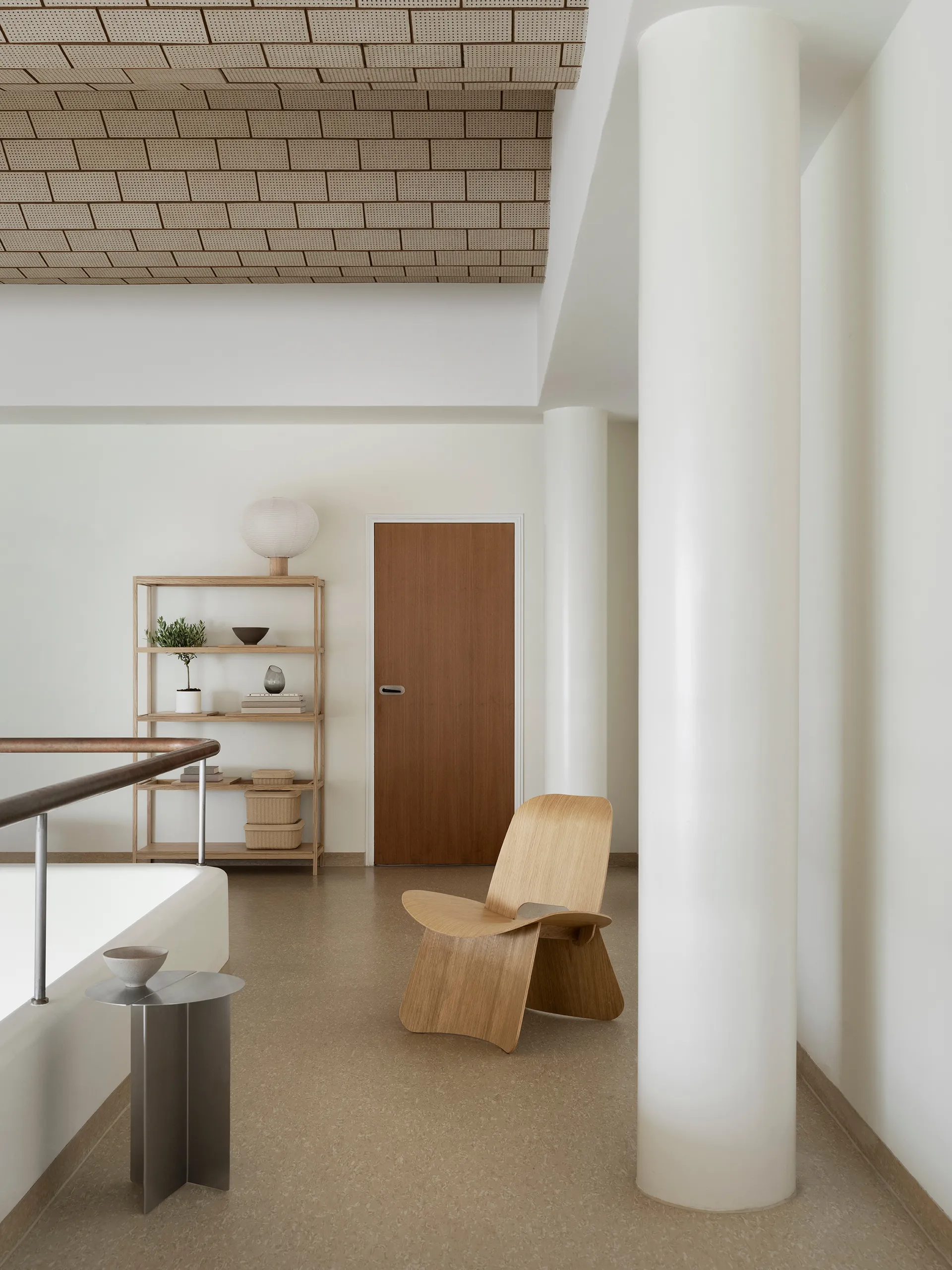 Stolik boczny ORU S Ø35 cm, Matowa stal nierdzewna blomus