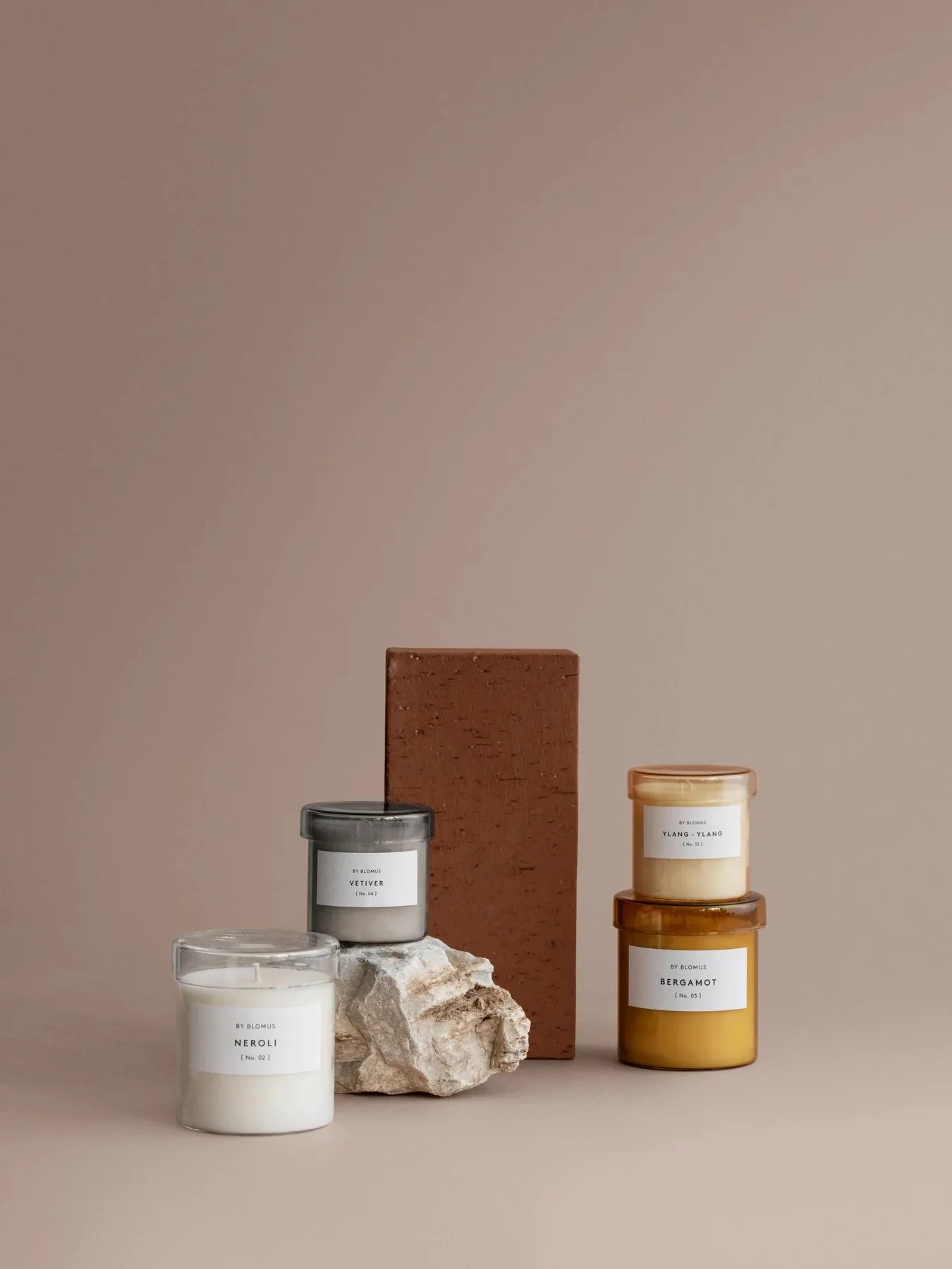 Świeca zapachowa Vaola Vetiver, S, 30 H blomus