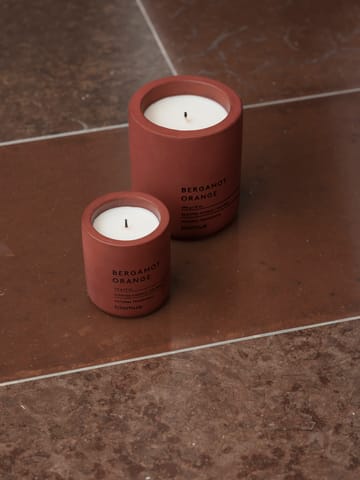 Świeczka zapachowa Fraga 55 godz. - Bloody Orange Cedar Wood - Blomus